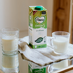 Leche Desnatada Flora Omega 3 DisfrutaBox HOLI Leche Desnatada Flora Omega 3 DisfrutaBox HOLI