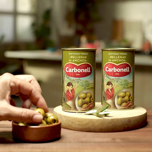 Aceitunas Rellenas de Anchoa Carbonell en DisfrutaBox Dont Worry BEach Happy Aceitunas Rellenas de Anchoa Carbonell en DisfrutaBox Dont Worry BEach Happy